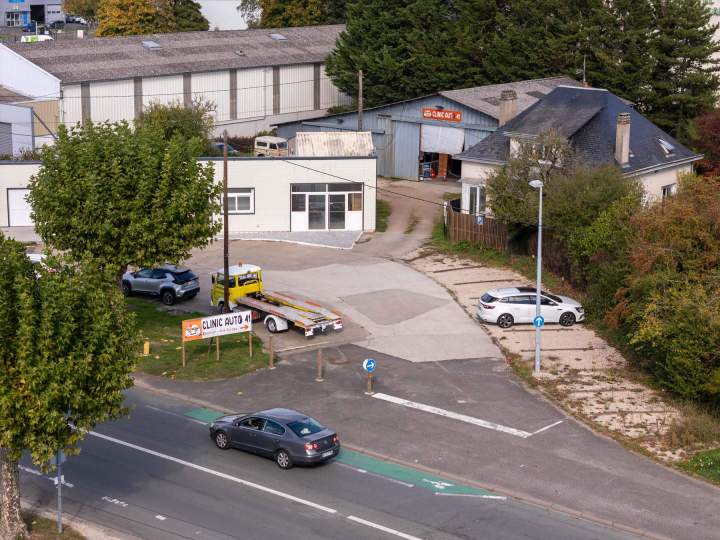 Le garage Saint-Gervais-la-Forêt
